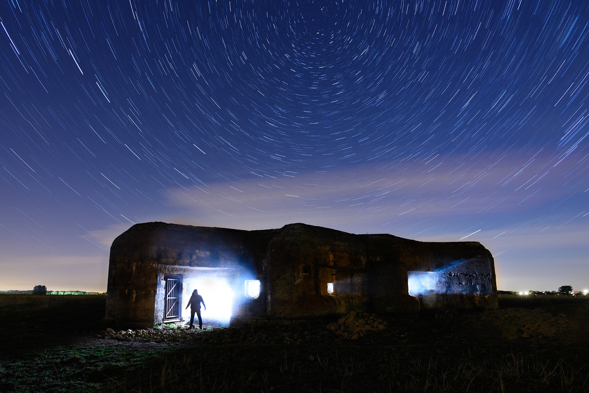 Circumpolaire au dessus d'un bunker (Ligne Maginot) | Paysages nocturnes © Pierre ROLIN - Photographe Nancy - Lorraine / Grand Est