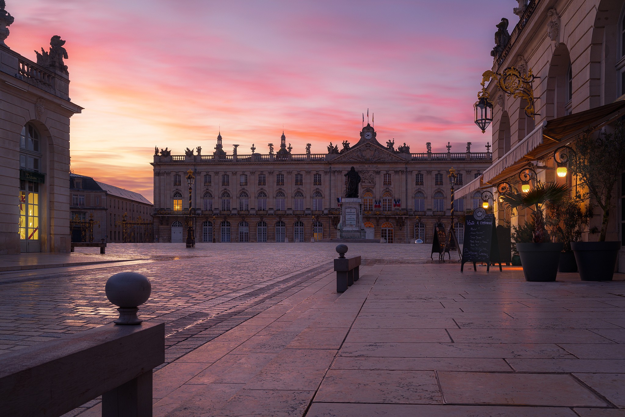 Le soleil se lève sur la Place Stanislas, en début de journée | Nancy, Lorraine © Pierre ROLIN - Photographe Nancy - Lorraine / Grand Est