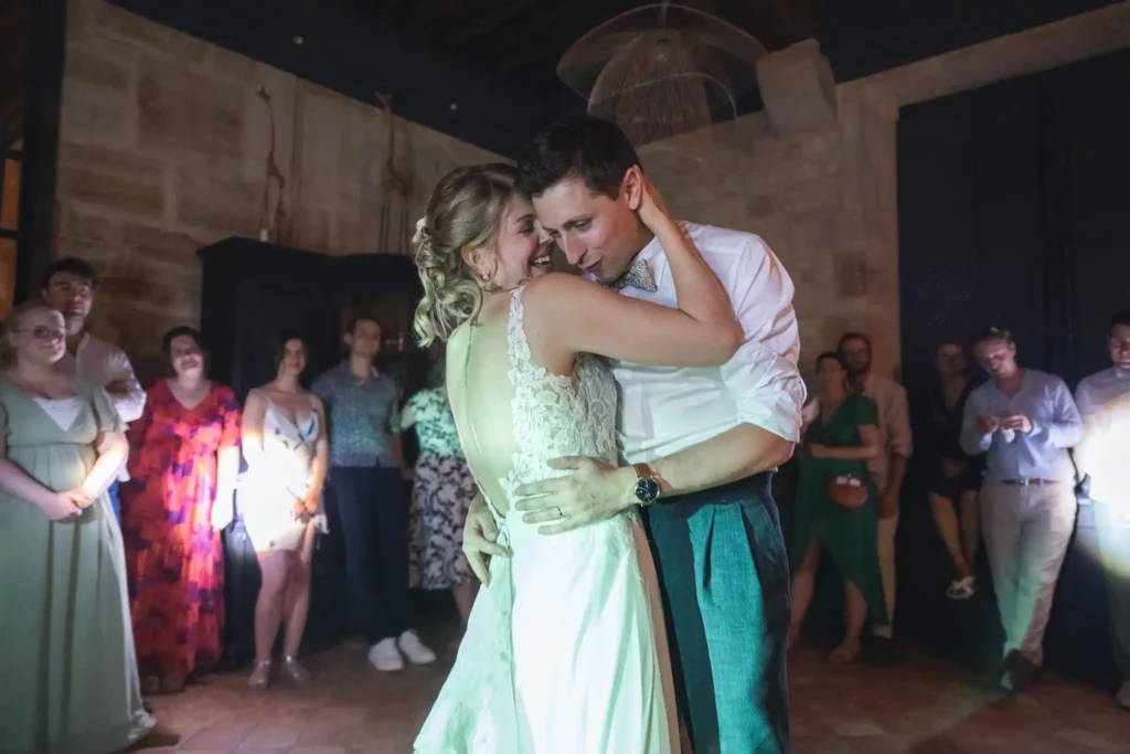 Première danse des mariés lors d'un mariage à la Maison Forte de Revigny-sur-Ornain en Meuse